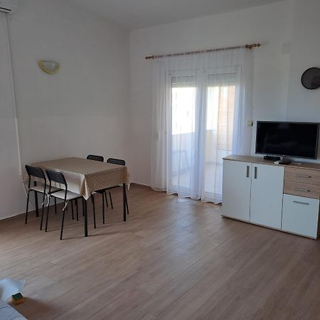 Apartments Cecilija Povljana Εξωτερικό φωτογραφία