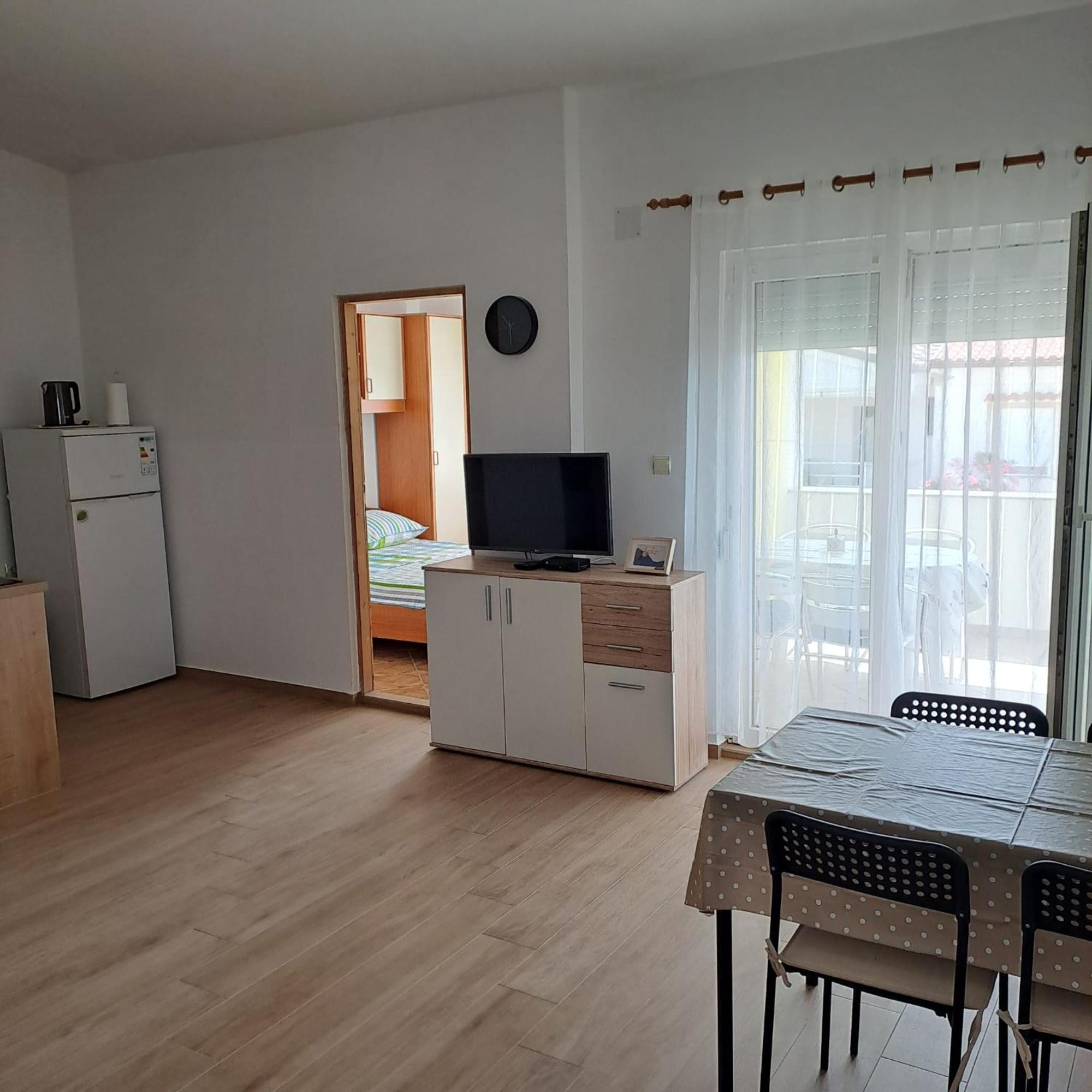 Apartments Cecilija Povljana Εξωτερικό φωτογραφία